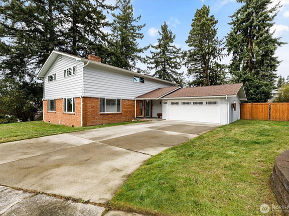 2nd image of 1552 NE Narrows Avenue