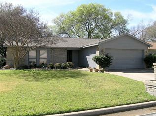 1916 Spies Springs Ct, Arlington, TX 76006