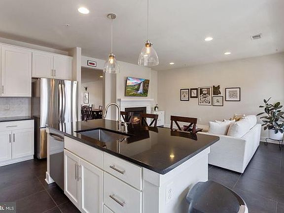 5th image of 1913 Main Line Blvd Unit 102
