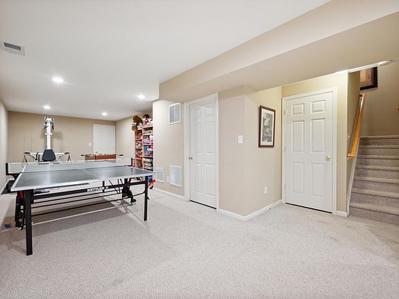 5th image of 17 Stafford Dr #3504