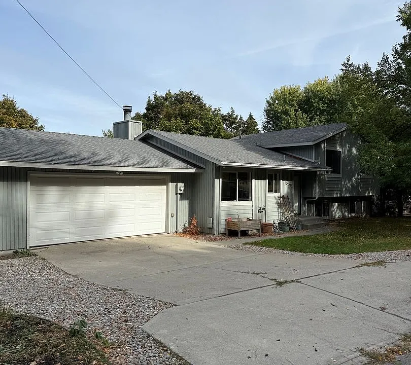 1335 S Ben Burr Blvd