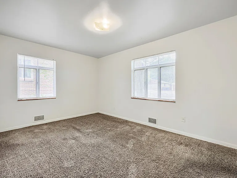 212 N Ford St — Photo 11