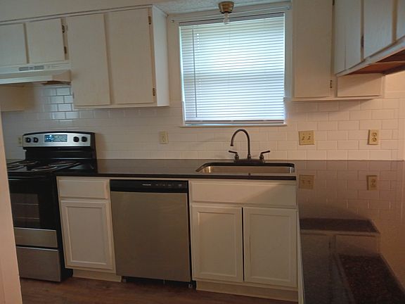 3rd image of 1405 Chapelwood Dr