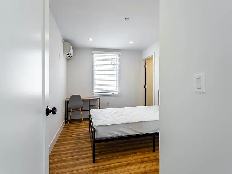 1327 W 24th St #3 — Photo 13