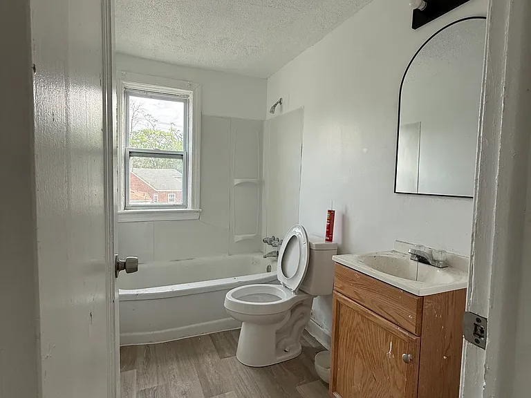 14974 Sussex St — Photo 3