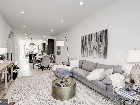 5th image of 3571 10th St NW #1