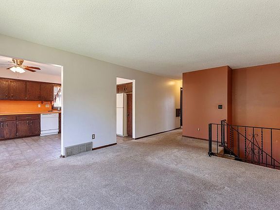 4th image of 8073 Idaho Cir N