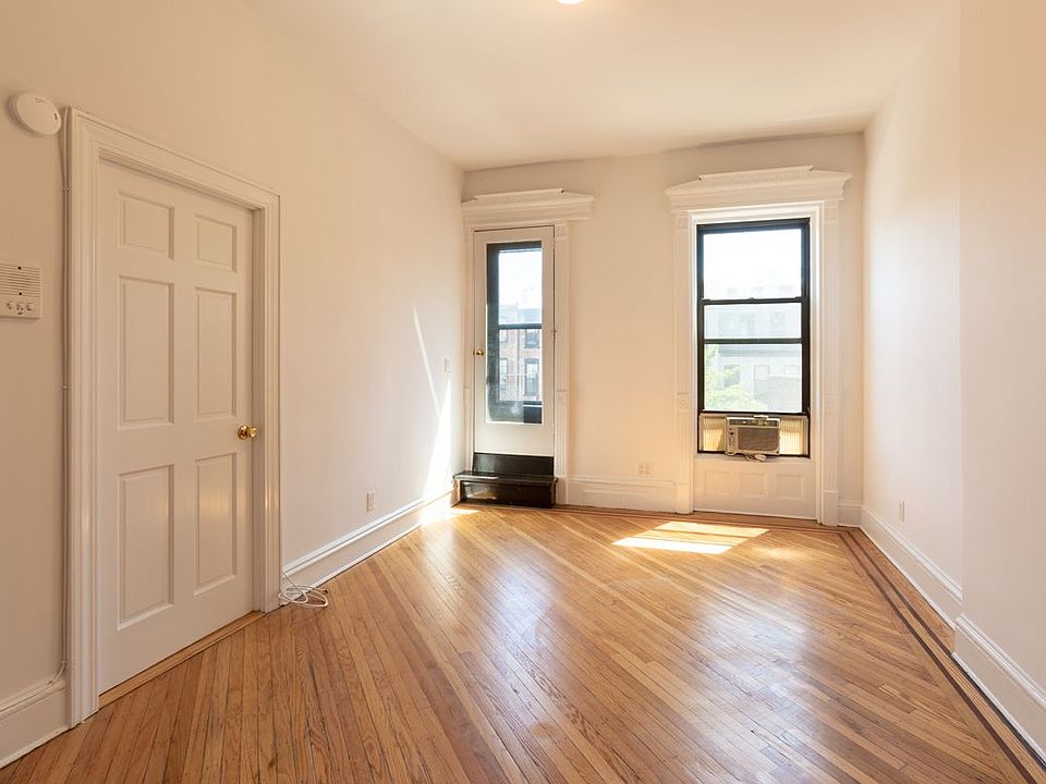 1st image of 232 Garfield Pl APT 3R