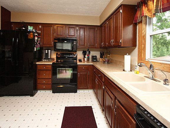 4th image of 805 W Godfrey Dr