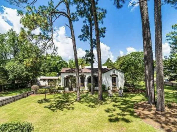 109 Gaston Ave, Fairhope, AL 36532