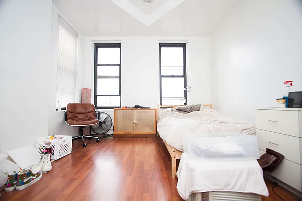 Rented by Nooklyn NYC LLC | media 16