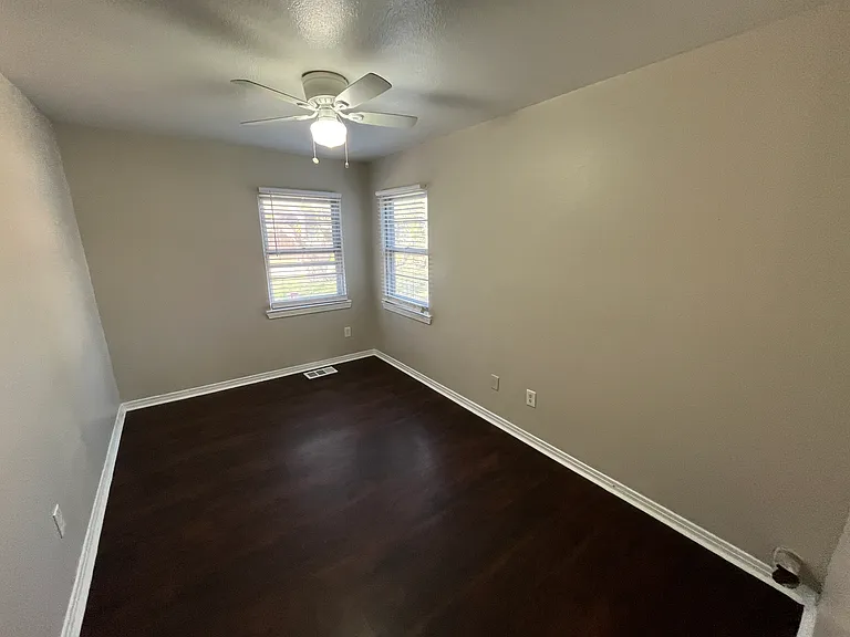 1319 Hansboro Ave — Photo 11