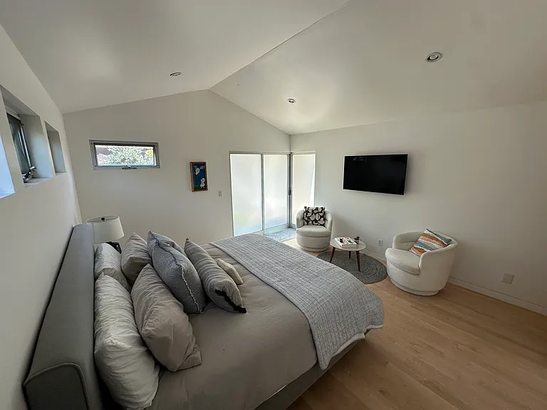 Large master suite, perfect light, seating area, plenty of storage, access to backyard, quiet