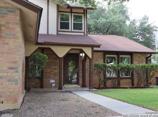 8374 Thorncliff Dr, San Antonio, TX 78250