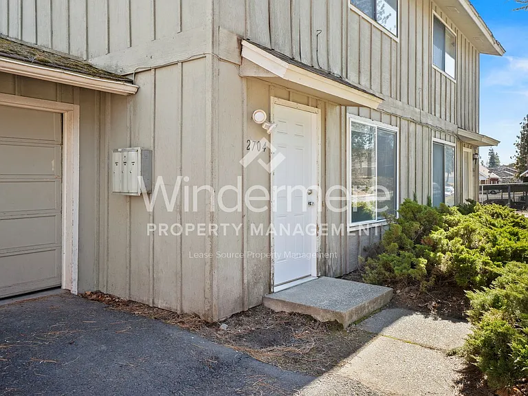 2702 E 31st Ave — Photo 34
