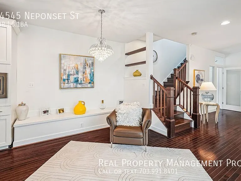 44545 Neponset St — Photo 18