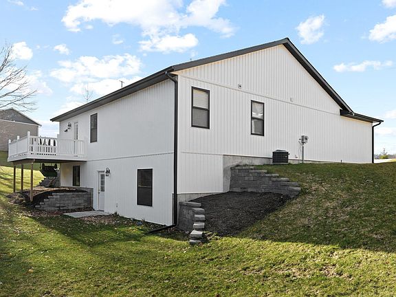 2nd image of 862 Crest Ct