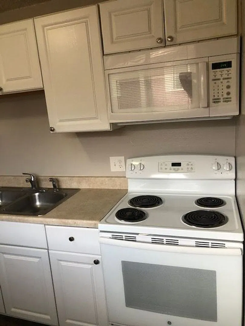 Updated 1 bed, 1 bath Apartment in Aurora! — Photo 1