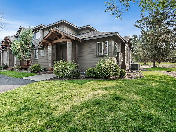 3rd image of 884 Golden Pheasant Dr
