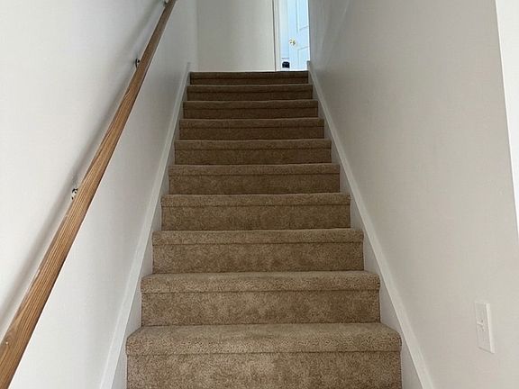 5th image of 141 N Hamilton St APT B
