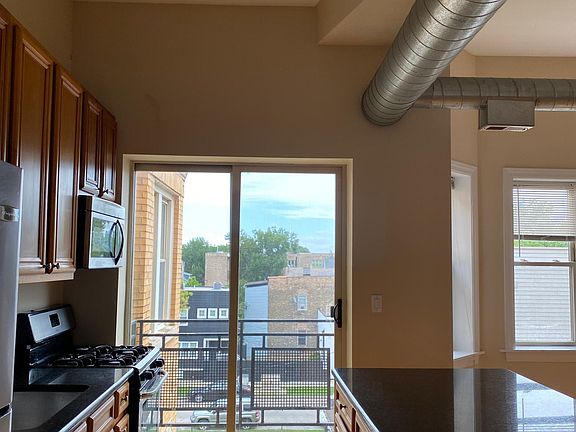 2nd image of 3510 W Cortland St #4S