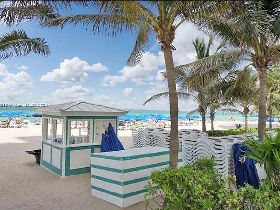 5th image of 18683 Collins Ave #1409