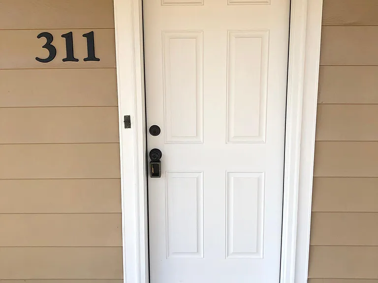 311 S Anderson St — Photo 9