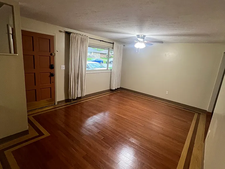 5212 Seaman Dr — Photo 3
