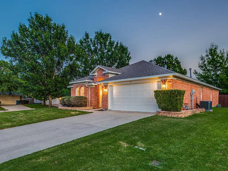 312 Scarlet Oak Dr — Photo 3