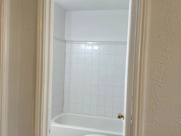 1221 Welch St #1 — Photo 11