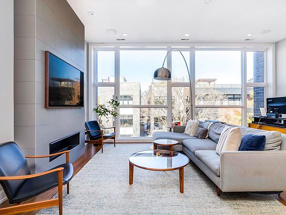 5th image of 2869 W Lyndale St Unit 3