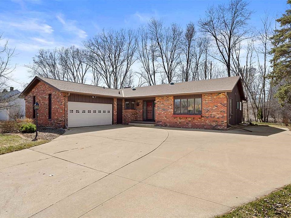 Welcome to 1815 N Birchwod Ave.