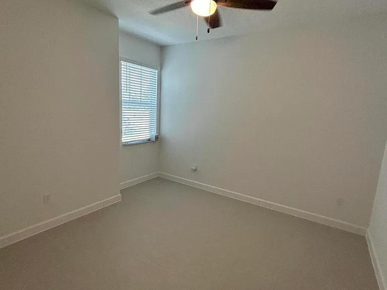 1769 SE Crosswood Way — Photo 21