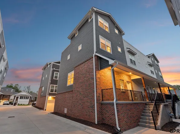 1911 Dahlman Rows Plz, Omaha, NE 68108