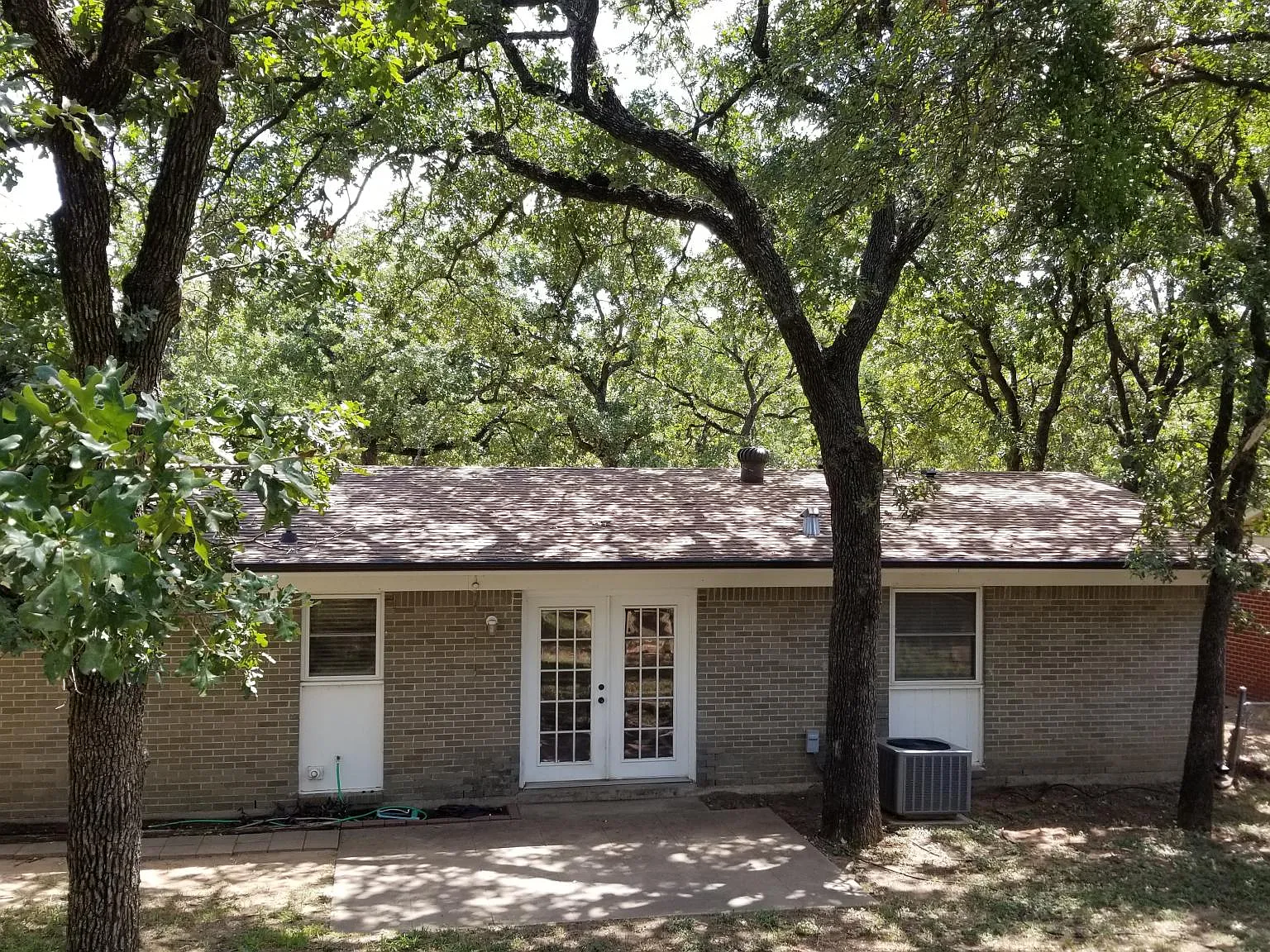 3 bed, 1.5 bath, 1026 sqft, $1,900 — Photo 3