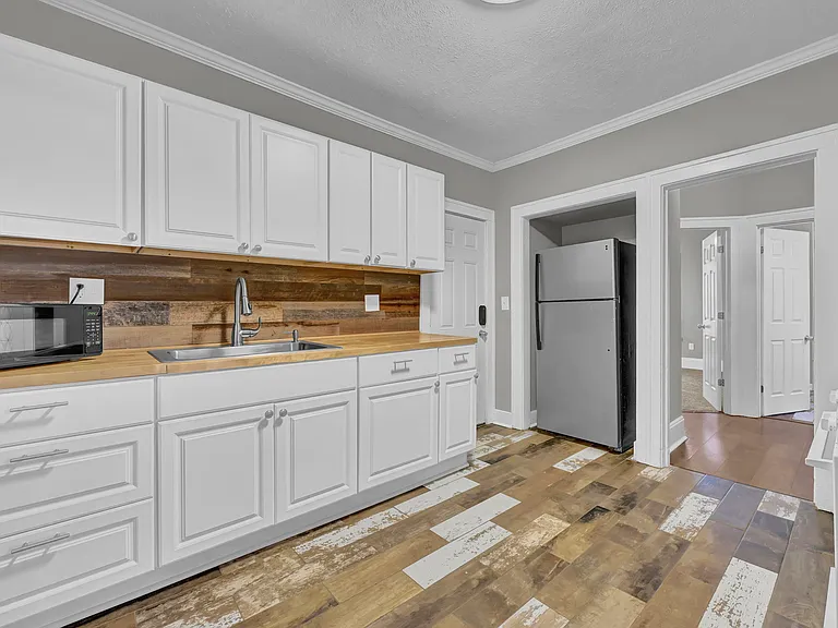3234 Euclid Heights Blvd #1 — Photo 10