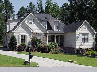 196 Skipping Water Dr, Spring Lake, NC 28390