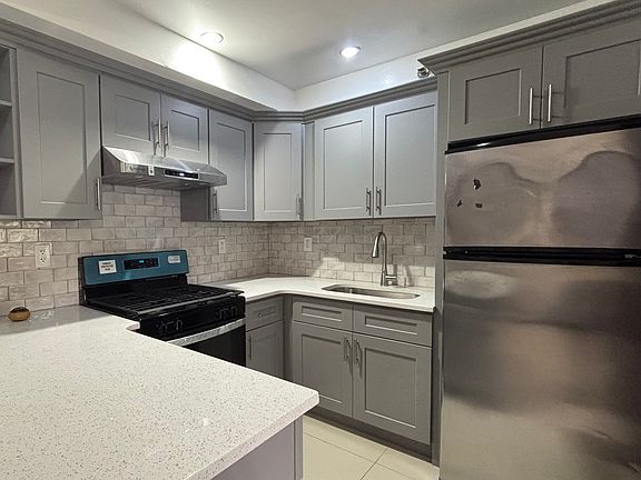 3rd image of 132-29 Blossom Ave #3