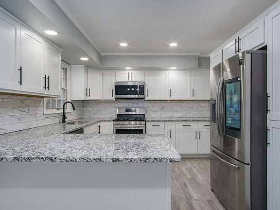 5th image of 17643 Parrish Ct