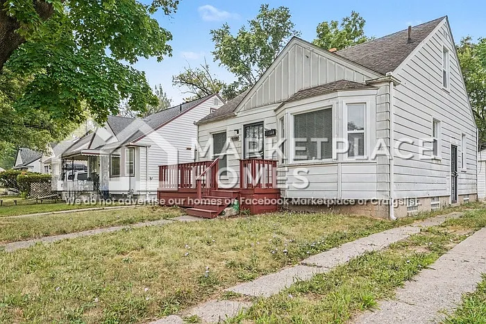 3 bed, 1.0 bath, 972 sqft, $1,350 — Photo 2