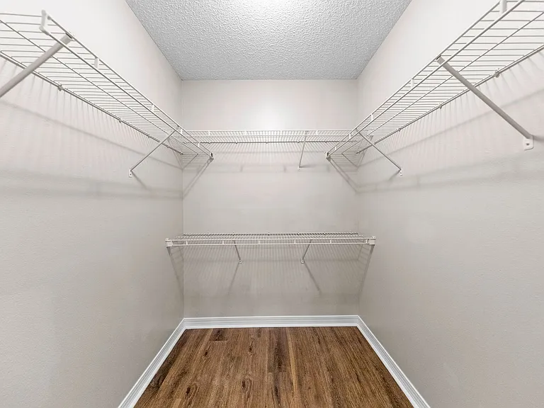 502 Hyde Park Dr — Photo 17