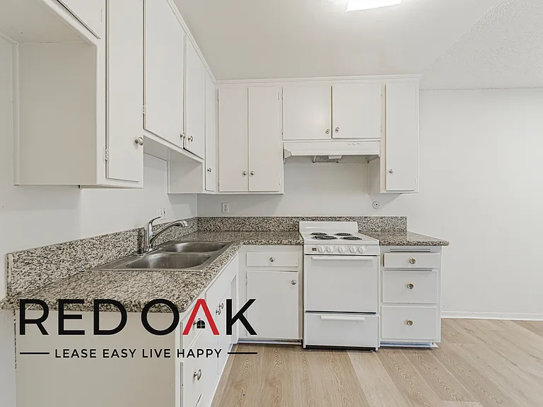 Kabir Apts (Montrose) — Photo 16