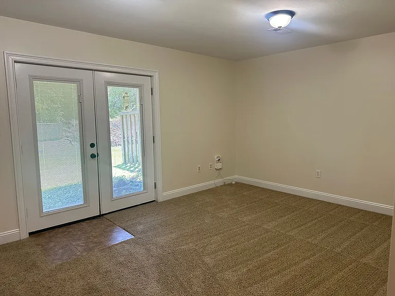 111 Fox Ct — Photo 4