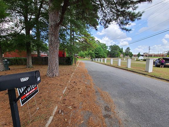 3rd image of 3711 Tinsley Dr