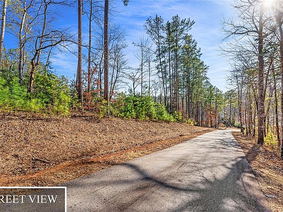 5th image of 305 Sharview Dr