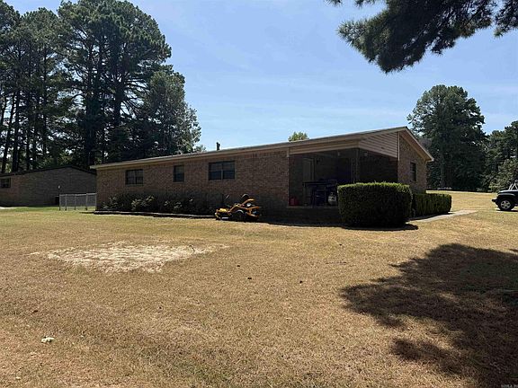 4th image of 2405 Sharon Rd