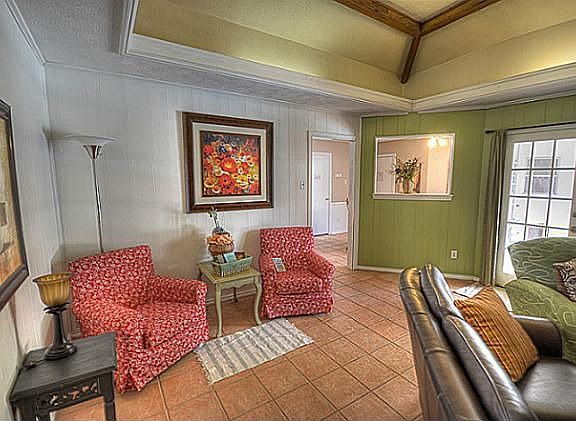 4th image of 2717 S Colfax Cir