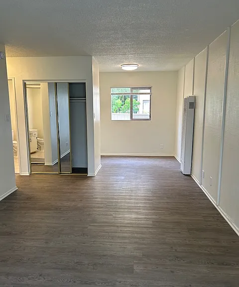 1079 Meadowbrook Ave #5 — Photo 7