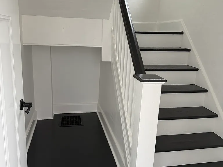 115 Melrose Ave S #2 — Photo 9
