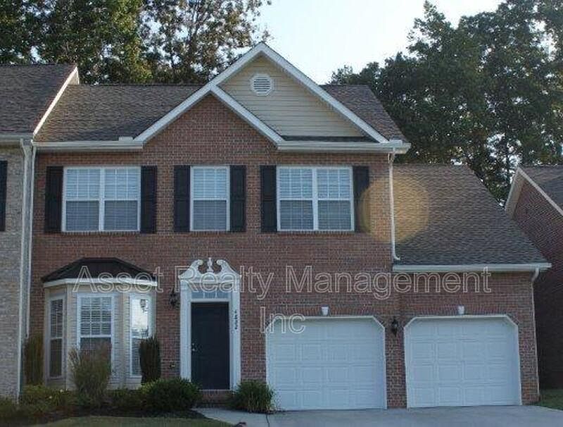 1st image of 4822 Briar Rock Ln
